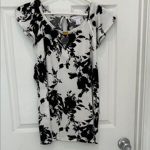NWT Liz Claiborne Black and White Floral Keyhole Blouse
